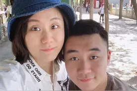 国羽世界冠军夫妇的婚后生活：聚少离多仍恩爱甜蜜，被催着生孩子图片