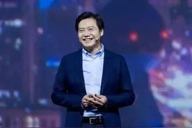 小米首款电动摩托车亮相，颜值不输雅马哈，一看价格，网友乐了图片