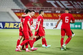 世预赛2-0，李铁带队10连胜！国足拿下生死战，踢菲律宾21年不败图片