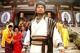 萧峰很强？聚贤庄大战这两个神秘人出手的话，他必死无疑图片