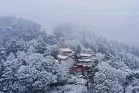 渭南迎来入秋第一场雪图片