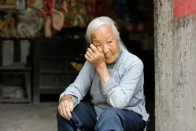 一位93岁老奶奶坦言：人活太大不是福，简直就是活遭罪图片