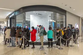 售价近万元，这个加拿大服装品牌在中国卖断货，是"智商税"吗？图片