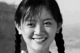 董存瑞19岁牺牲后，他家人后来都过得如何？妻子的举动令人泪目图片
