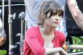 环球美女：佐伊·丹斯切尔（Zooey Deschanel）图片