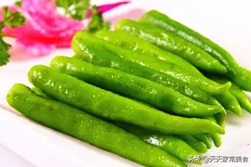 家庭版虎皮尖椒，在家里试试这样做，起虎皮其实没想象中的那么难图片