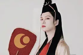 金希澈东方不败造型太美了！坦言喜欢这位中国明星，见面秒变迷弟图片