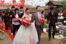 腊月将至，农村俗语“腊月不订婚，正月不娶亲”，啥意思？图片