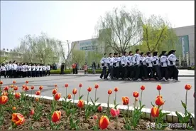 各省高考状元相继出炉，衡水中学又一次大获全胜，是实力还是运气图片
