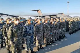 飞行7小时，开辟新洲际航线，参演官兵和重型装备抵俄图片