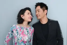 程莉莎风情万种晒自拍，在线吐槽亲老公郭晓冬：钢铁直男最无情！图片