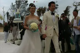 10年前“世纪婚礼”现场回顾：大S发誓“超级愿意”嫁给汪小菲图片