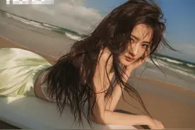 徐璐的泳装大片，不仅少女感满满，被吹乱的头发还增添了独特魅力图片