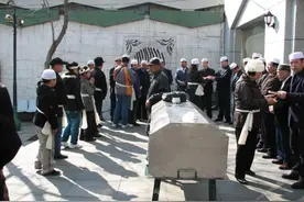 人死后为什么要用麻绳绑住双脚，这其中有什么玄机？图片