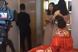 姐姐结婚那天弟弟有多难过？笑着笑着就哭了图片