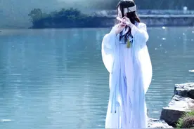 小说：因为一场意外，她倒入总裁怀中，美女：这是我故意的图片