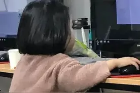 为打游戏偷偷充值3000多元，疫情期间“熊孩子”该怎么管？图片