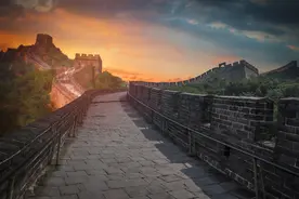 探秘，沉入水下的长城图片