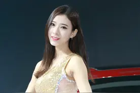 第21届深港澳车展车模  十几位个性服装不好归类了欣赏吧 第一辑图片
