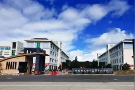 太牛了！《中国教育报》点赞广元这所学校图片