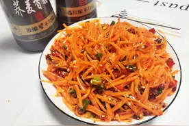「生生美食视频教程」凉拌胡萝卜丝，夏天必备图片