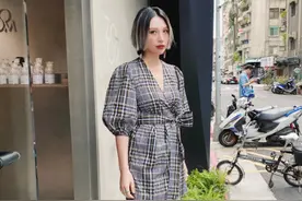 台湾歌手魏如萱被粉丝强抱，撞到胸吓到花容失色，自曝幼年被猥亵图片
