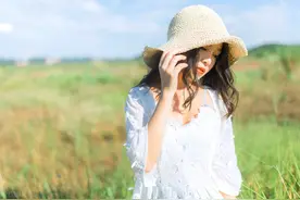 故事：分手3年重逢前男友，我态度冷淡他不在乎，深情告白求复合图片