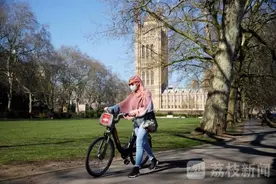 伦敦记者手记：英国抗疫进入非常时期 超过50万人成志愿者图片