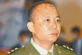 涉“私烟案”的蔡英文随从被判决，职务解除却仍是“少将”图片