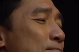 58岁梁朝伟近况曝光，带千万名表超奢侈，满脸皱纹被嘲老花眼图片