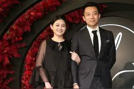 大s这么胖了还扮嫩，非在裙子外套长袖，穿出水桶腰快有老公2倍粗图片