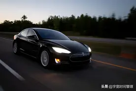 成功不会从天而降；所有自律背后，都是苦苦堆积的坚持，仅此而已图片