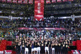 CBA最新消息！周鹏回应FMVP归属，大方谈到胡明轩，曾繁日发声图片