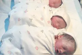 一胎产三子！自然受孕三胞胎孕妇在南大二附院妇产科顺利分娩图片