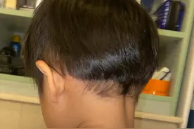 张歆艺为儿子理发不小心剪到耳朵，自己吓到大哭反获四坨暖心安慰图片
