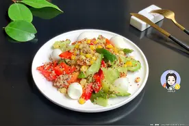 蒋欣又晒减肥餐了，模仿吃了一周，腰围瘦到1尺9，果然没失望图片