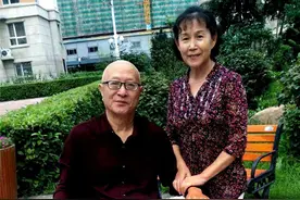 我71岁是高位截瘫患者，创作20万字文学作品，回忆激情燃烧的岁月图片