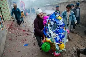 除了“葬礼”，这4个场合家长也别带孩子去，不是迷信有科学依据图片