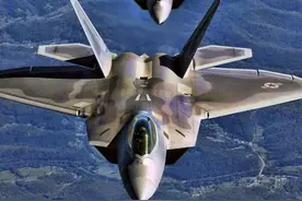 美国F-22花瓶战机从无实战？六年前就参战，与俄军苏-35相互调戏图片