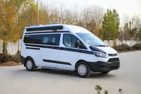 汽油版房车，新全顺自动挡底盘打造，布局和配置，你会打几分呢？图片
