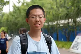 “河北学霸”孙浩宁：曾高考734分进清华大学，数学、英语双满分图片