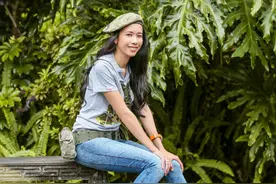 莫文蔚不愧是3000万的腿，把牛仔裤穿出了无痕感，一般人真没有图片