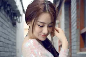 张馨予写真画报图片