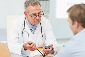 低压接近100，但是高压正常，危险性大吗，要怎么办？图片