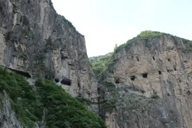 太行山发现神秘洞穴，为何进入洞穴的两位老人相继去世？有何秘密图片