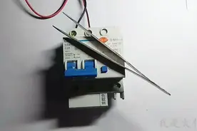 漏保型号DZ47LE-32的含义，过载短路还是漏电一看漏保便知视频封面