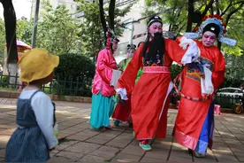云南70多岁滇剧演员的人生图片