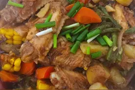第一次去东北菜馆，5人点6个菜，老板反复确认，菜一上我们被吓坏图片