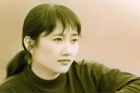 73岁王刚3婚2离，儿子比他小60岁，娇妻比他小20岁，身家10亿？图片