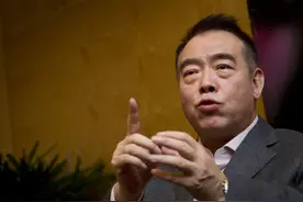 “阿瑟请坐”火了，我无法再直视陈凯歌图片